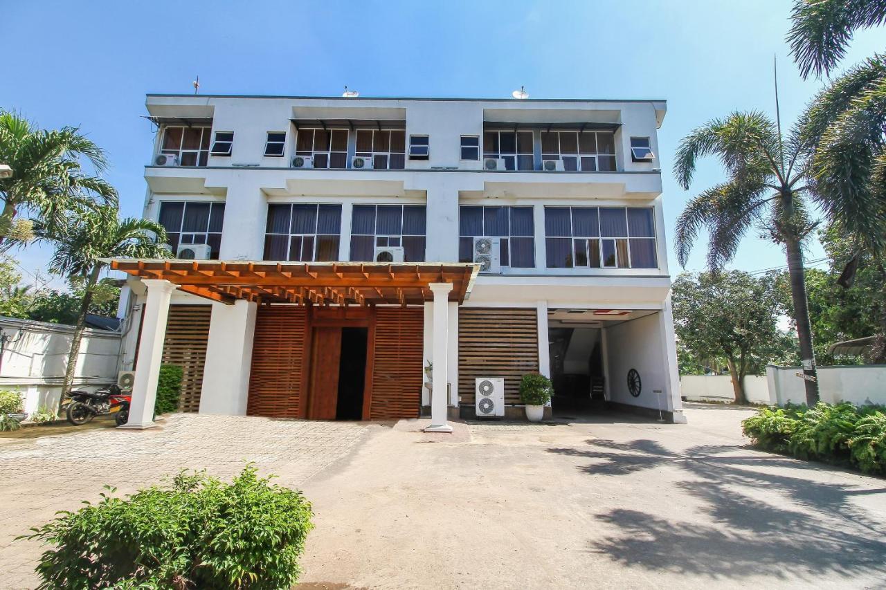 Oyo 471 Randiya Hotel โมราตูวา ภายนอก รูปภาพ