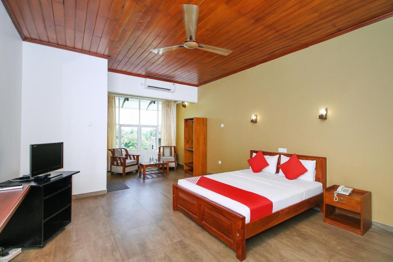 Oyo 471 Randiya Hotel โมราตูวา ภายนอก รูปภาพ